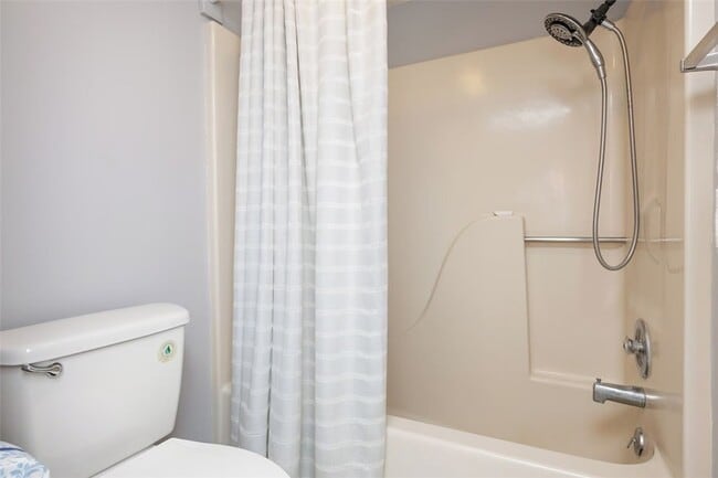 Building Photo - 14921 Windward Dr