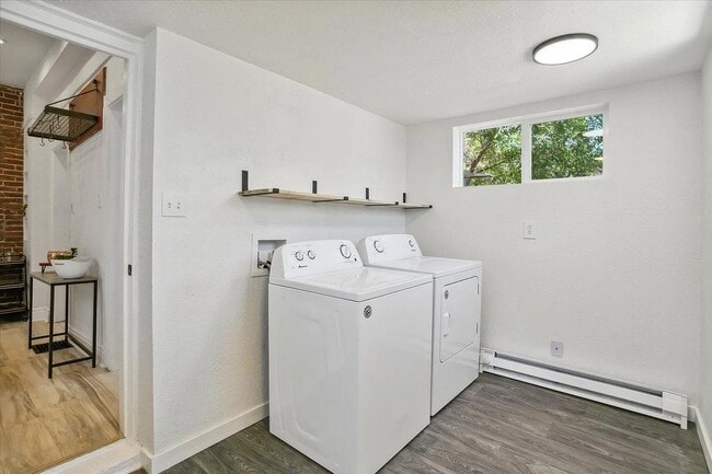 Building Photo - 3BD, 2BA House for Lease in Highlands Square