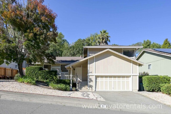 Primary Photo - 32 Spinosa Way