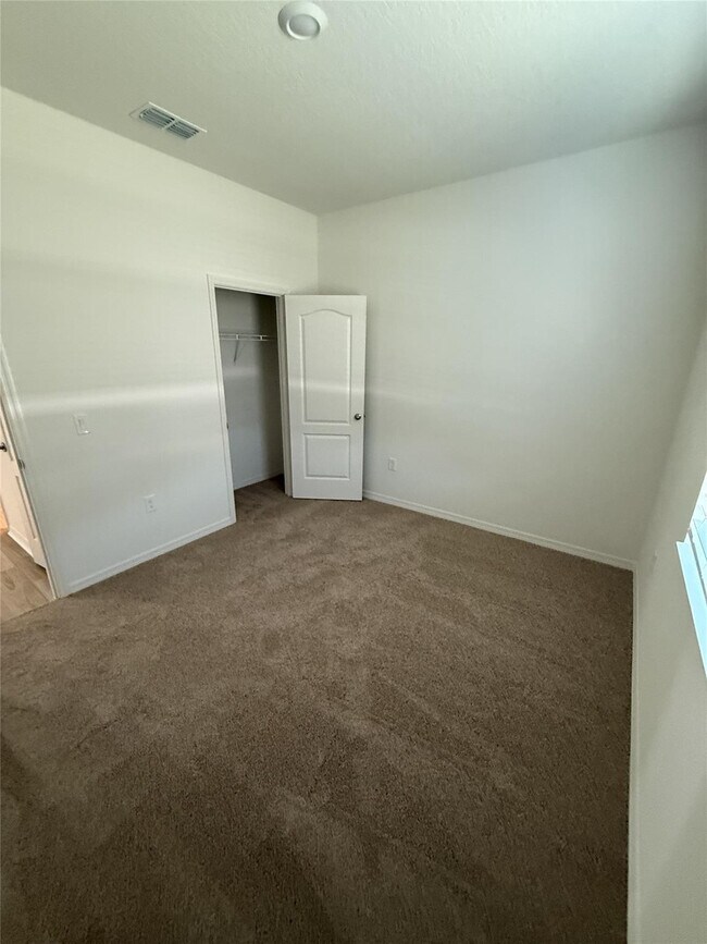 Building Photo - 8715 98th Ct