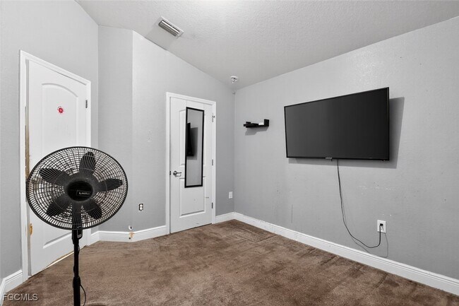 Building Photo - 4301 NW 36th Pl