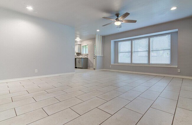 Building Photo - 12111 Missel Thrush Ct
