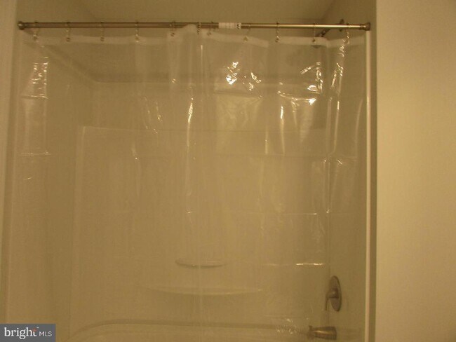 Building Photo - 1230 Elm St