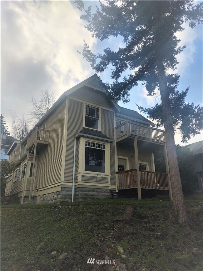 Primary Photo - Cozy 3-Bedroom Home Near WWU – Pets Welcome!
