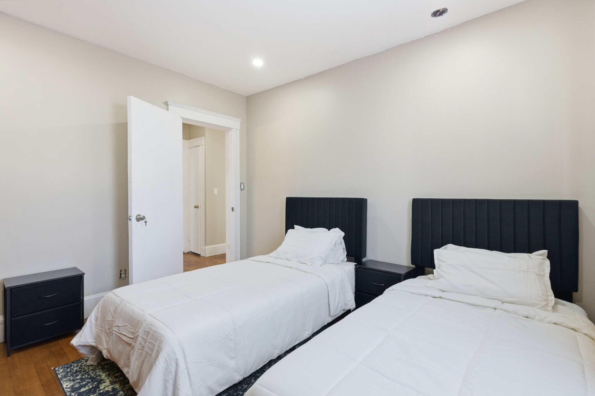 Building Photo - 706 Metropolitan Ave