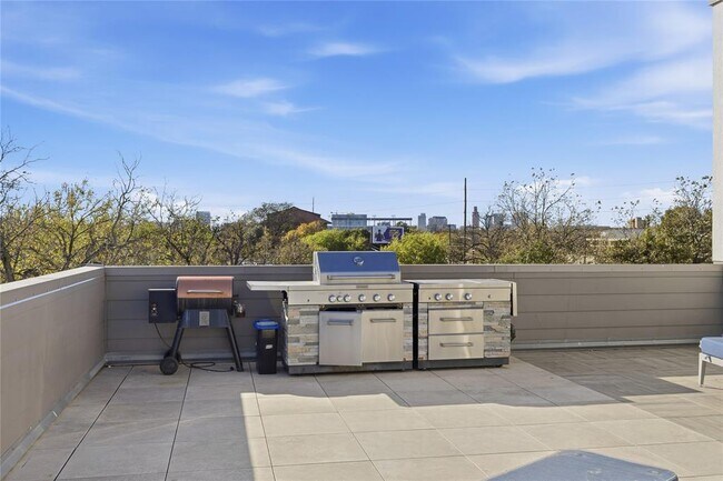 Building Photo - 2213 Poquito St