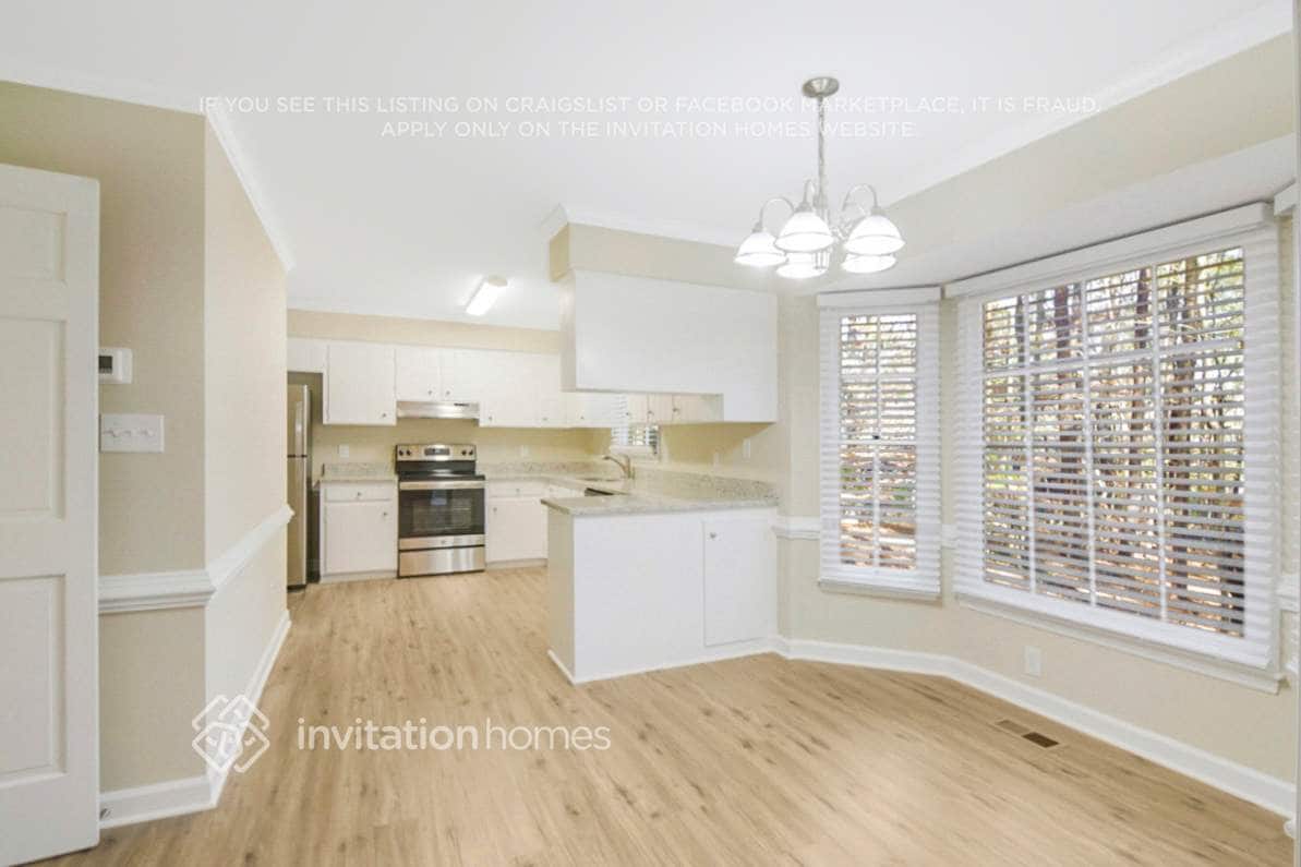Building Photo - 7408 Old Fox Trail