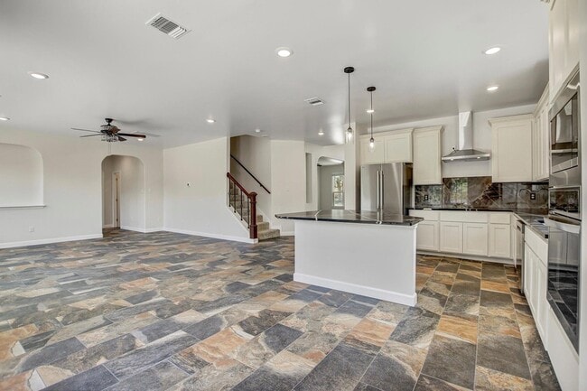 Building Photo - 309 Camperdown Elm Dr