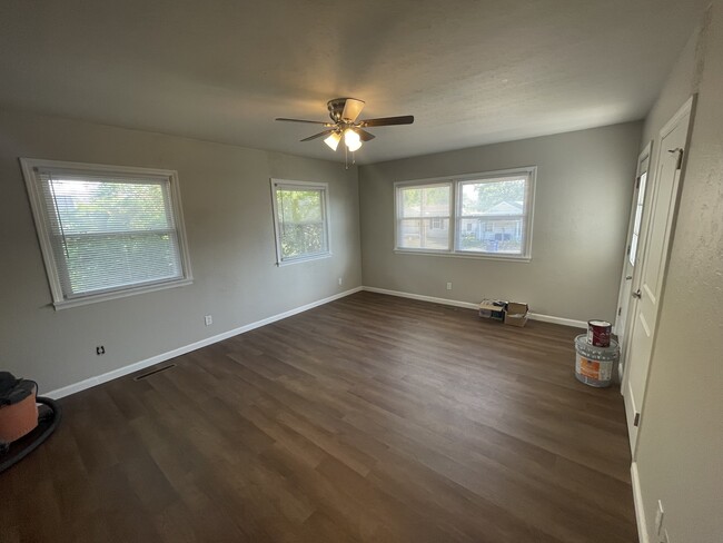 Living room - 411 W 4th St
