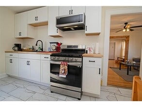 Building Photo - 1211 5th St NE