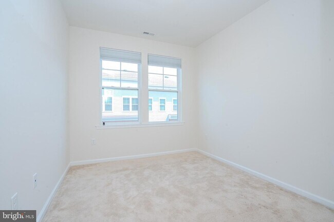Building Photo - 9 Audley St