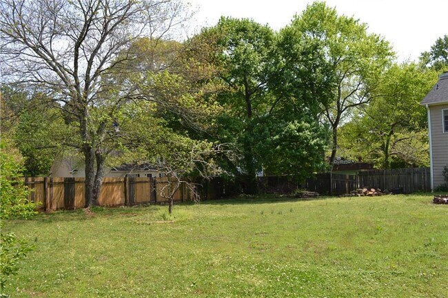 Building Photo - 1591 Willow Bend Way