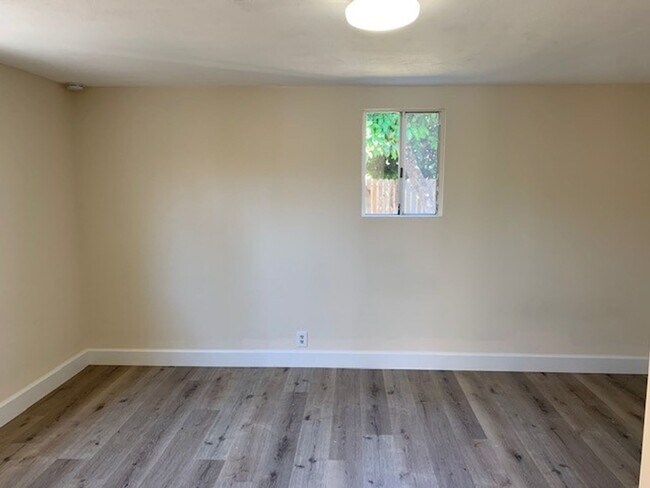 Building Photo - Shaffer480