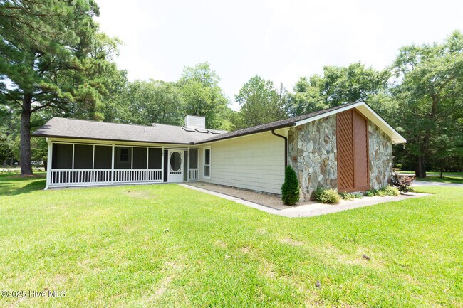 Building Photo - 110 Deerfield Rd