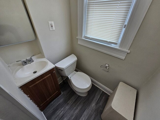 Building Photo - 2 Bedroom 1 Bathroom in Belair-Edison