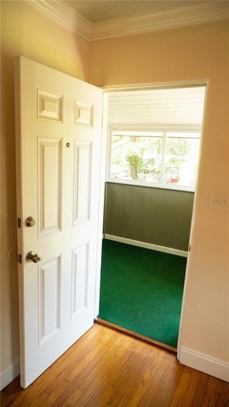 Building Photo - 2116 Henderson Dr