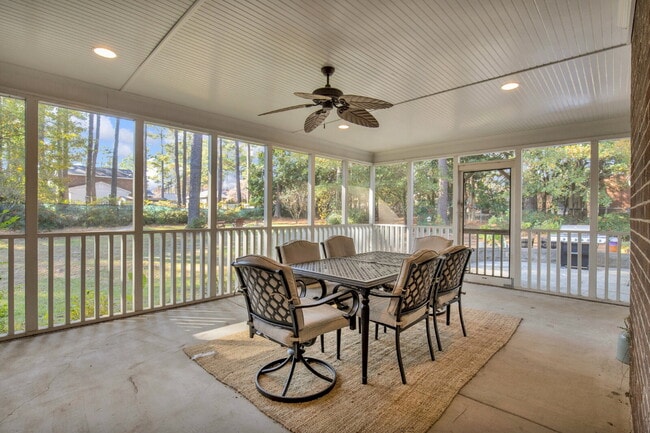 Building Photo - Huntington Park Home