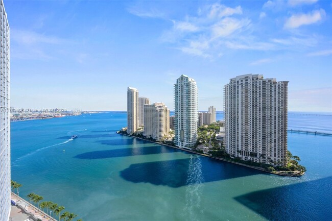 Building Photo - 300 S Biscayne Blvd