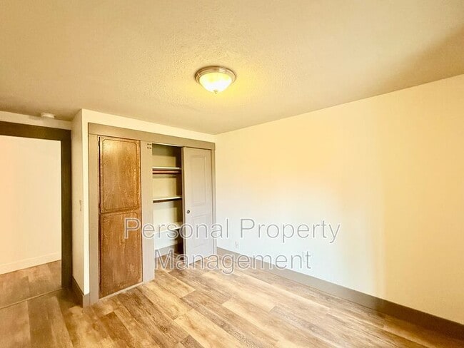 Building Photo - 16205 NE Leaper Rd