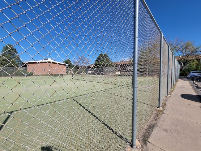 Building Photo - Newly Remodeled 1bed/1bath condo in Stonegate Community in Gunbarrel