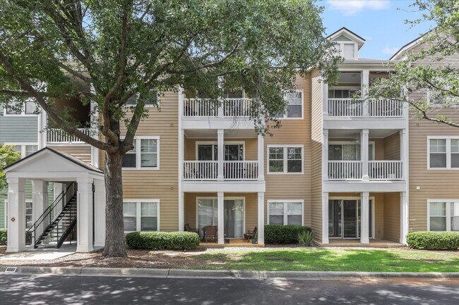 Building Photo - 2801 Chancellorsville Dr