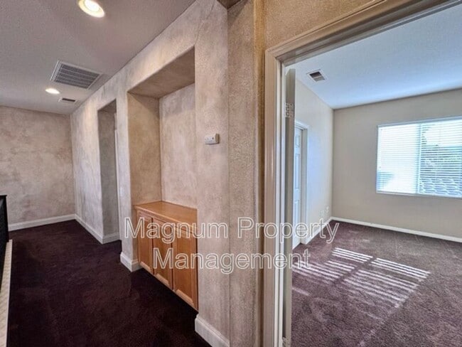 Building Photo - 45632 Corte Royal