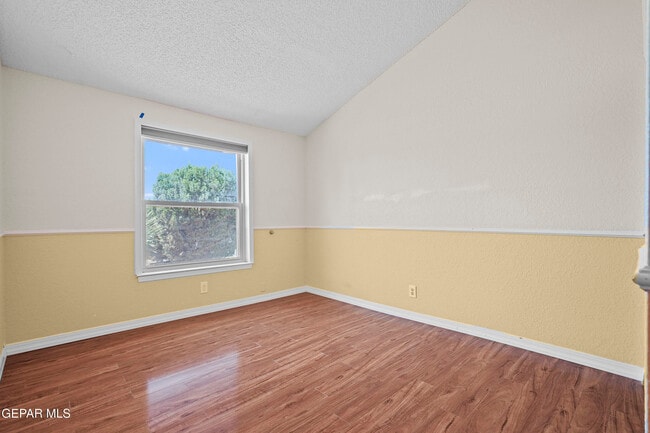 Building Photo - 4805 Maureen Cir