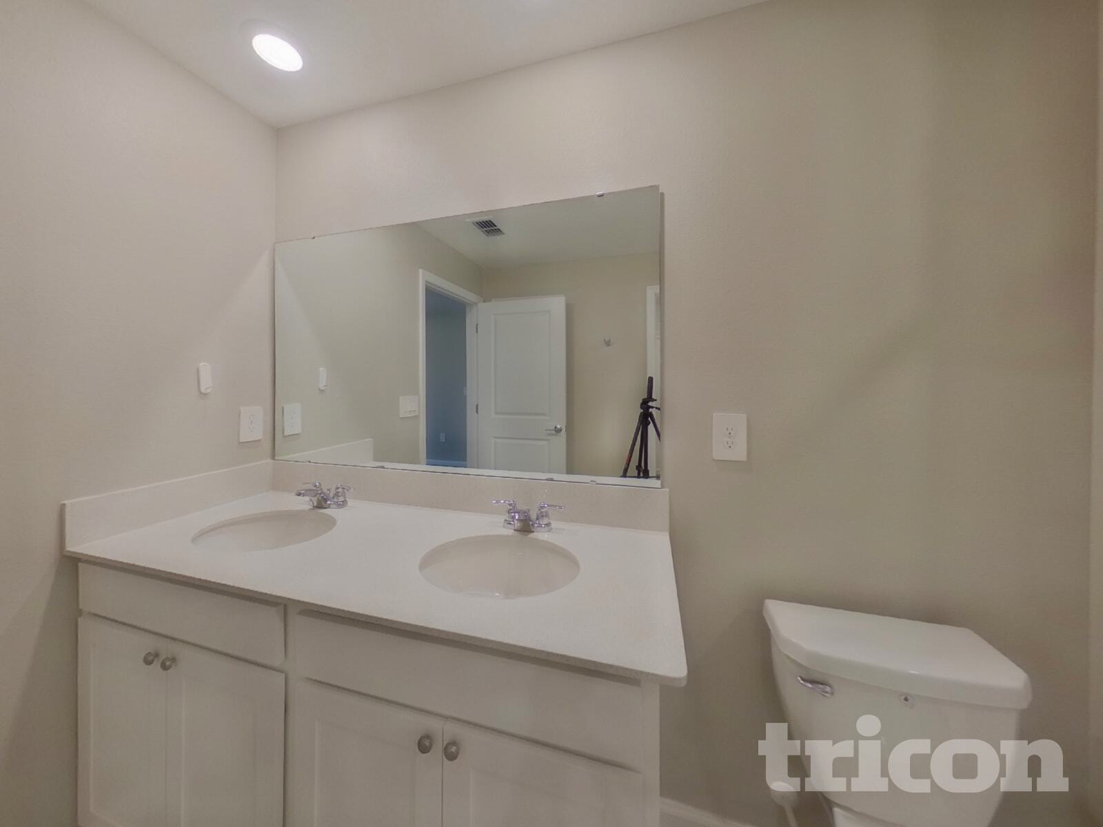 Building Photo - 9496 Revere Ave