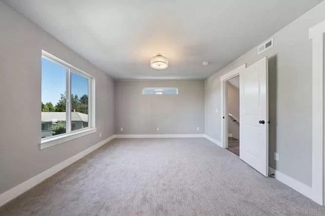 Building Photo - 6636 SE 57th Ave