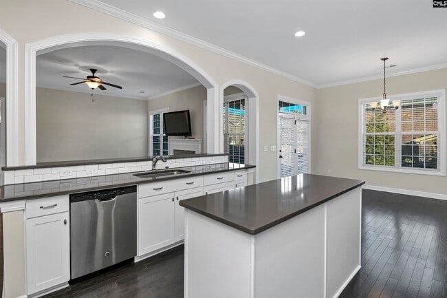 Building Photo - 5 Mapleline Ct