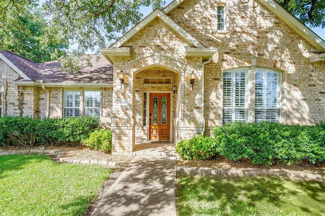 Building Photo - 704 Red Oak Ct