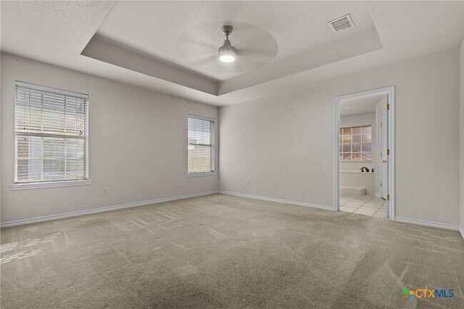 Building Photo - 418 Canoe Dr