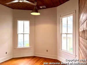 Building Photo - 902 N Pine St