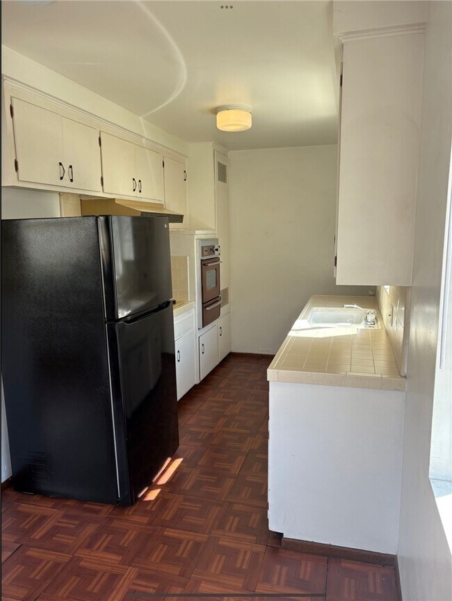 Building Photo - 2302 S Gaffey St