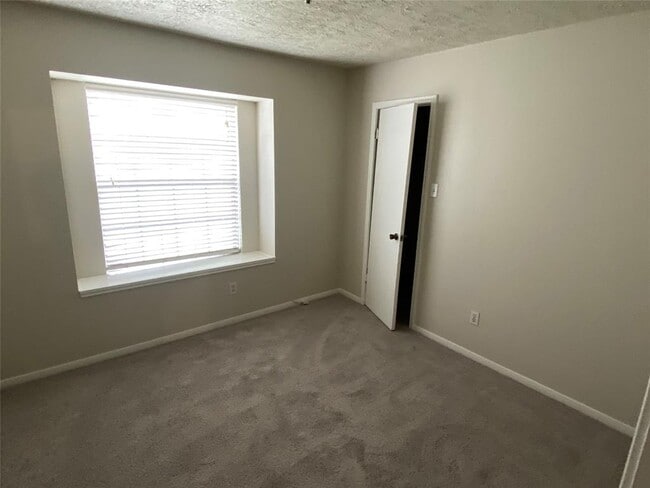 Building Photo - 1608 Pigeon Forge Rd