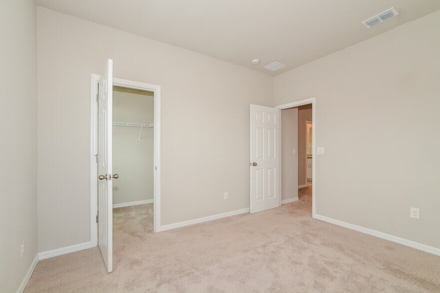 Building Photo - 2484 Gold Dust Dr