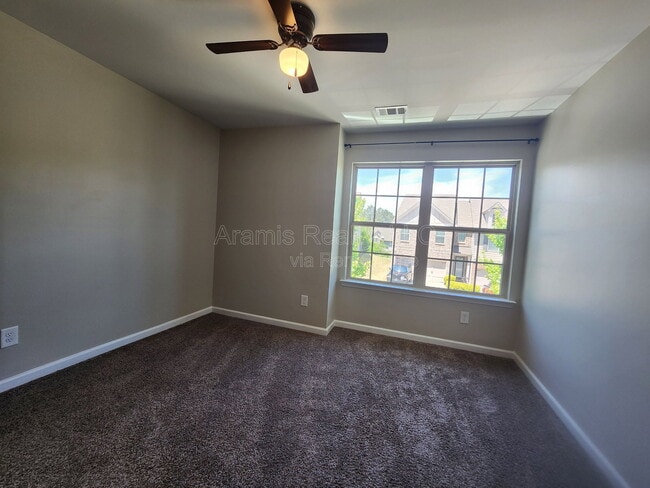 Building Photo - 7601 Summer Berry Ln