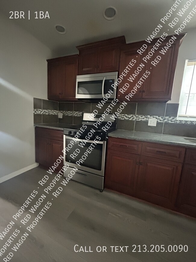 Primary Photo - 1336 W Ridgewood Ct