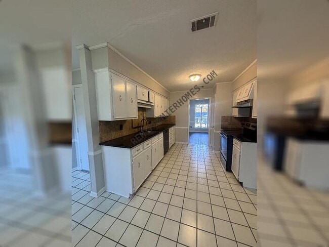 Building Photo - 1216 Green Mountain Dr