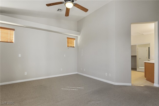 Building Photo - 8133 Chestnut Hollow Ave
