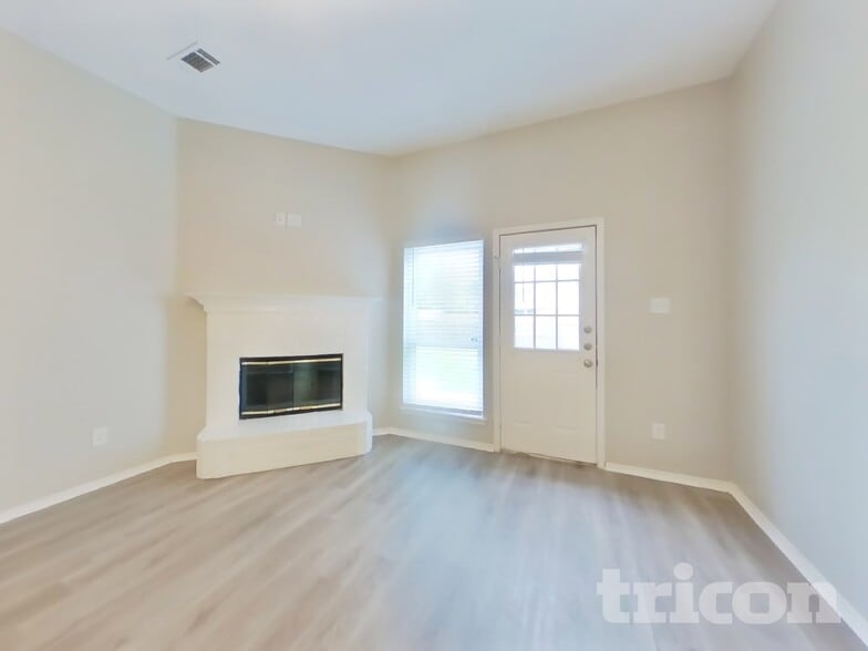 Building Photo - 112 Clover Leaf Ln