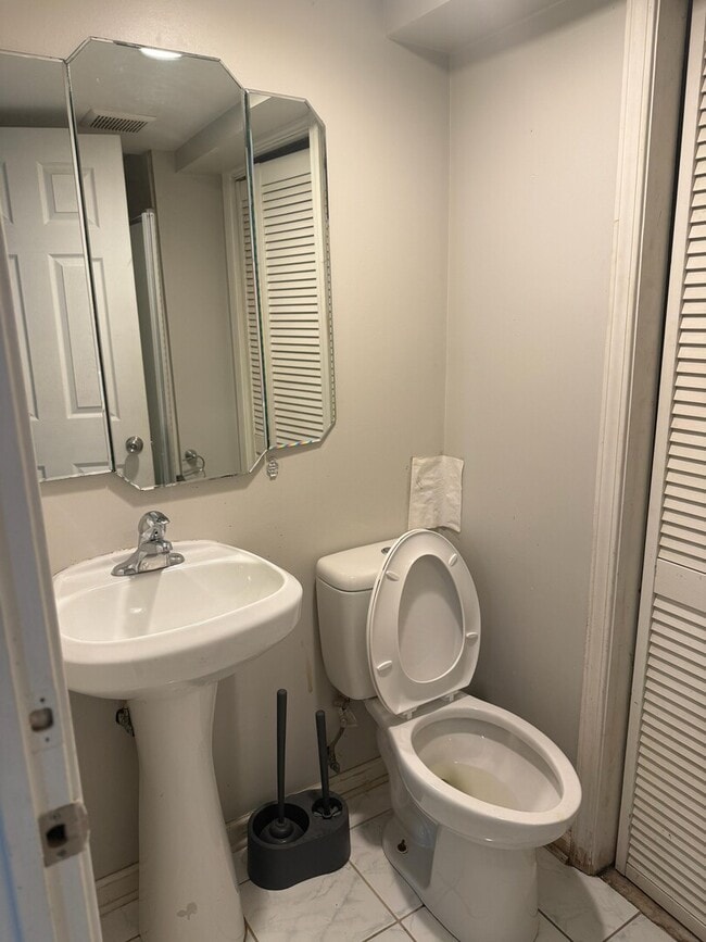 Building Photo - 982 Hastings Ln