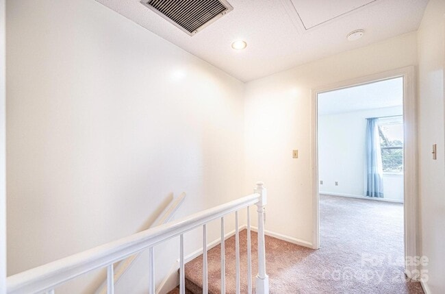 Building Photo - 617 College Ave SW