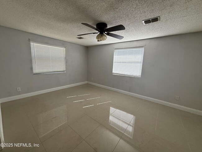 Building Photo - 4037 Bunnell Dr