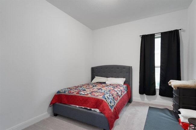 Building Photo - 504 Pulitzer Dr