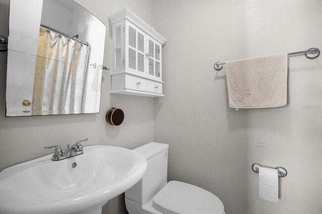 Building Photo - 739 Seminole Ave