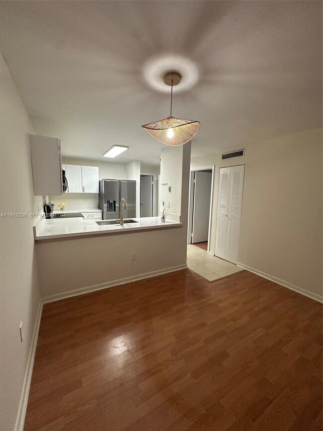 Building Photo - 210 SW 11th St