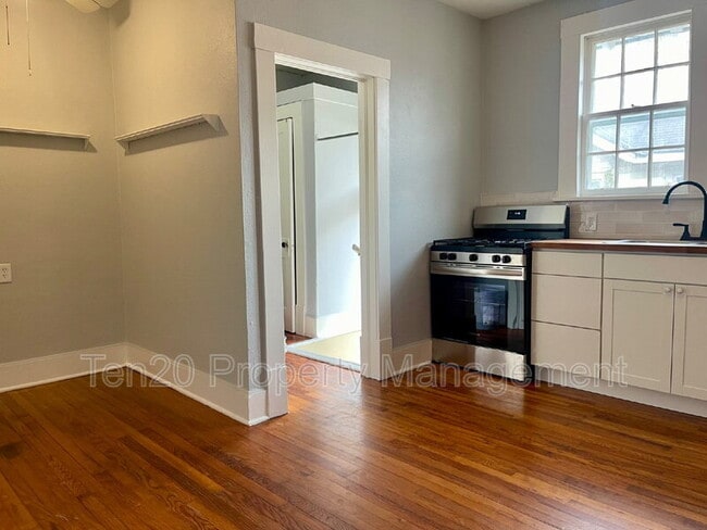 Building Photo - 1223 Owsley Ave