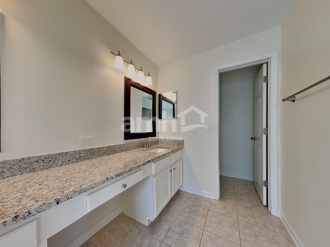 Building Photo - 1044 Summer Breeze Dr