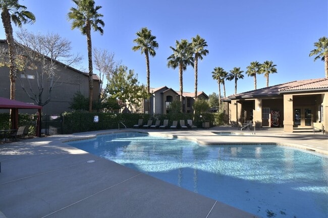 Building Photo - Lovely 2 Bed, 2 Bath Condo at South Gate!